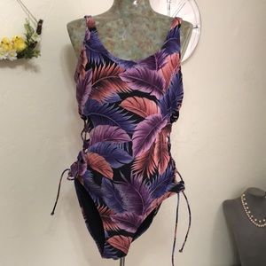 SUN FLOWER One Piece Swimming Suit.  Size XL (16-18)